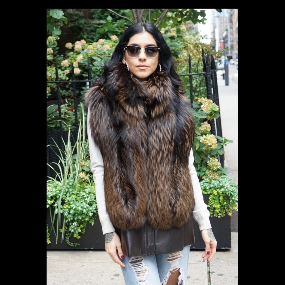 Pre-Owned Fox Vest Leather Trim
